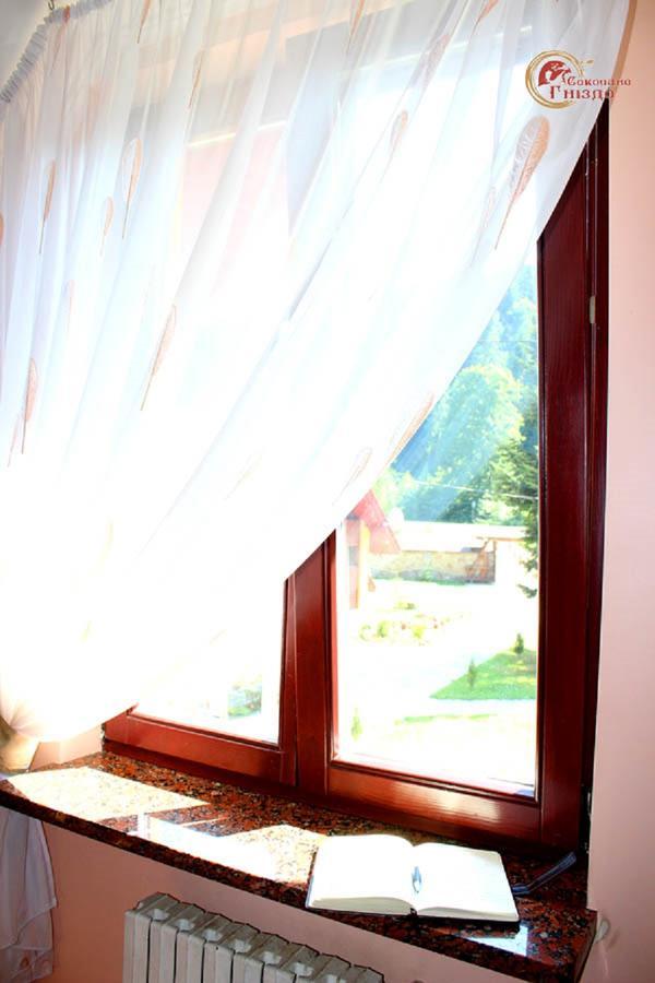 Sokolyne Gnizdo Hotel Korostov ภายนอก รูปภาพ